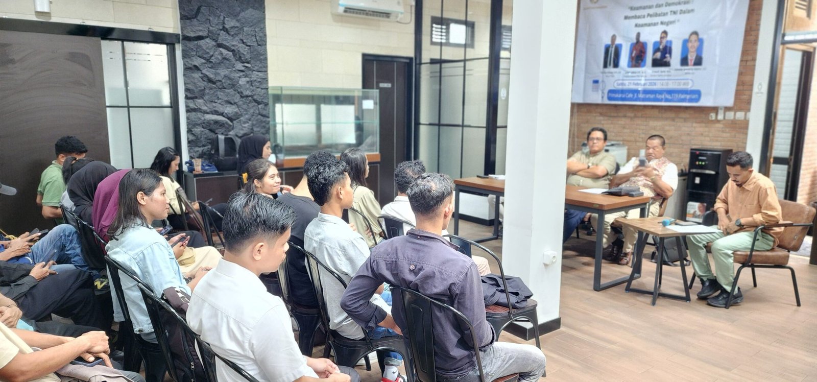 Diskusi Raksha Initiative Keamanan Demokrasi